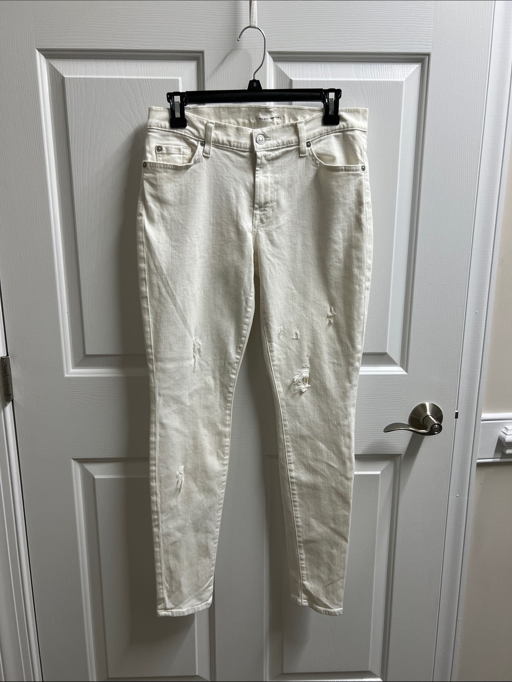 7 For All Mankind women’s White Distressed Skinny Jeans size 30 inseam 31